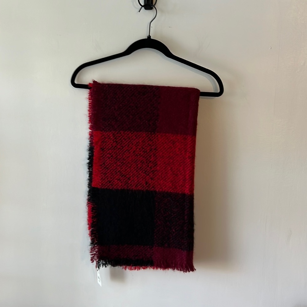 Express NWT Oversized Buffalo Plaid Scarf.